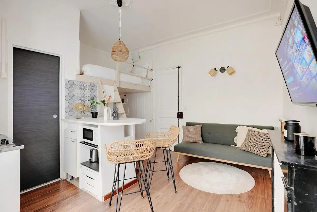 Charming Flat With Terrace In Batignolles - Paris Apartment 0*,
